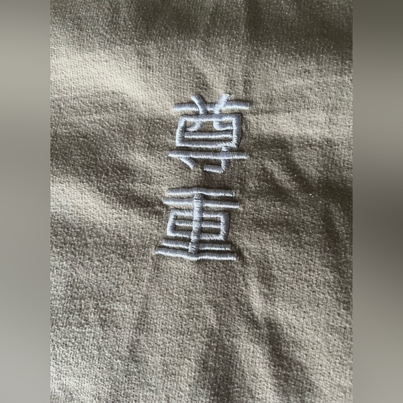 Sweater with Chinese Symbol - Picture 3 of 4